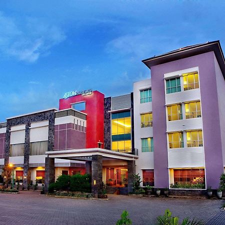 Aston Tanjung City Hotel Exterior photo