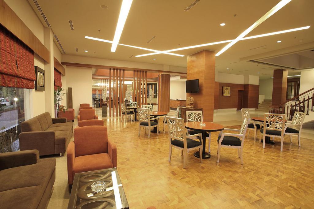 Aston Tanjung City Hotel Exterior photo