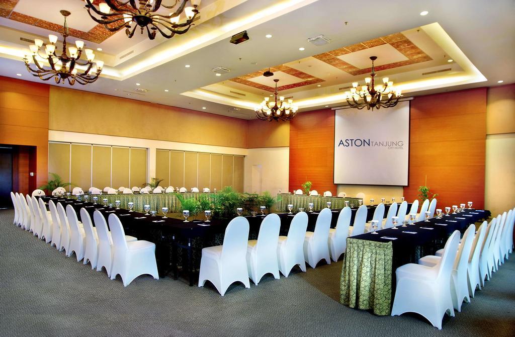 Aston Tanjung City Hotel Exterior photo