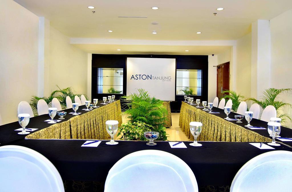 Aston Tanjung City Hotel Exterior photo