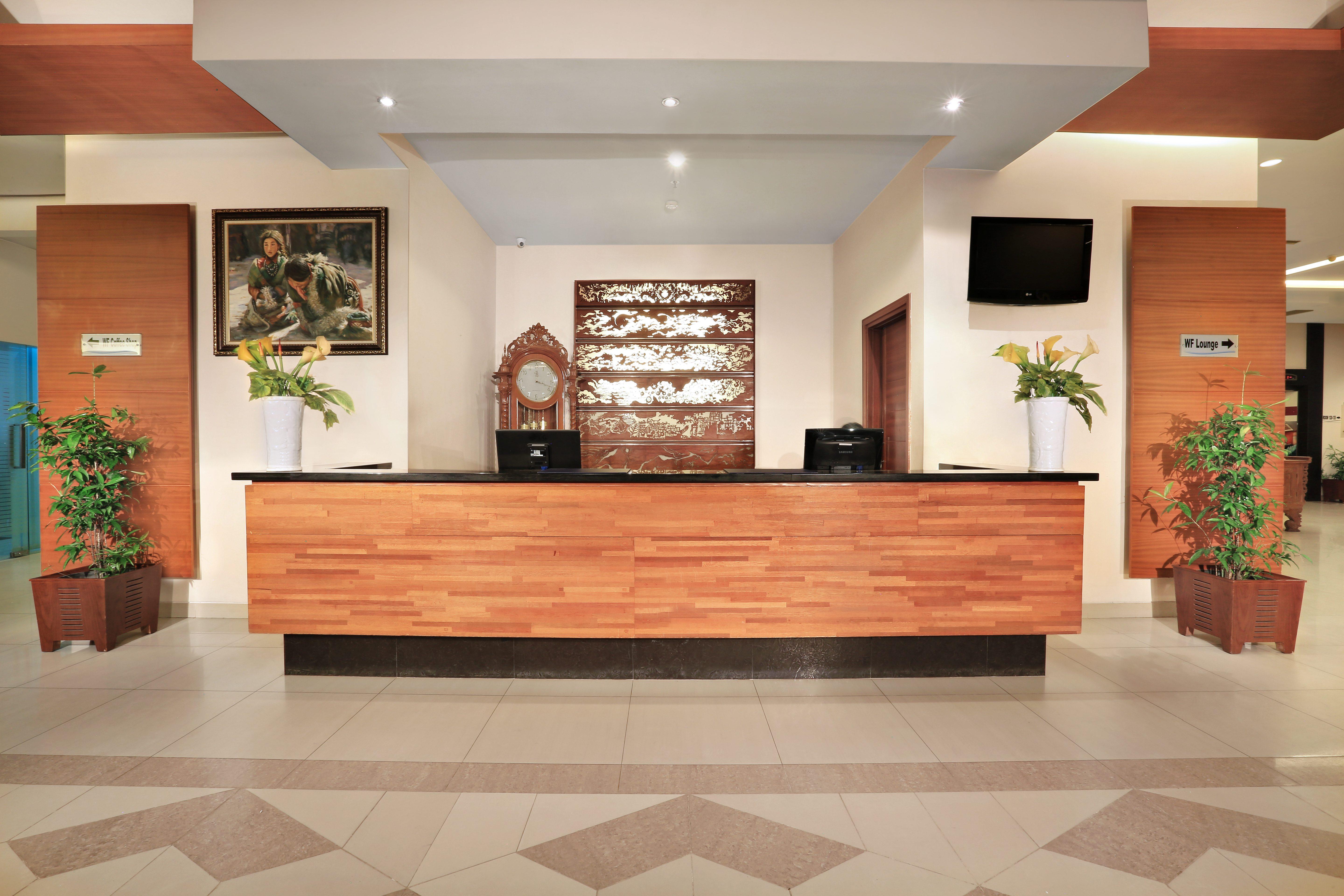 Aston Tanjung City Hotel Exterior photo