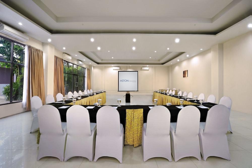 Aston Tanjung City Hotel Exterior photo