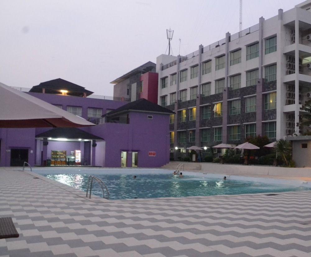 Aston Tanjung City Hotel Exterior photo