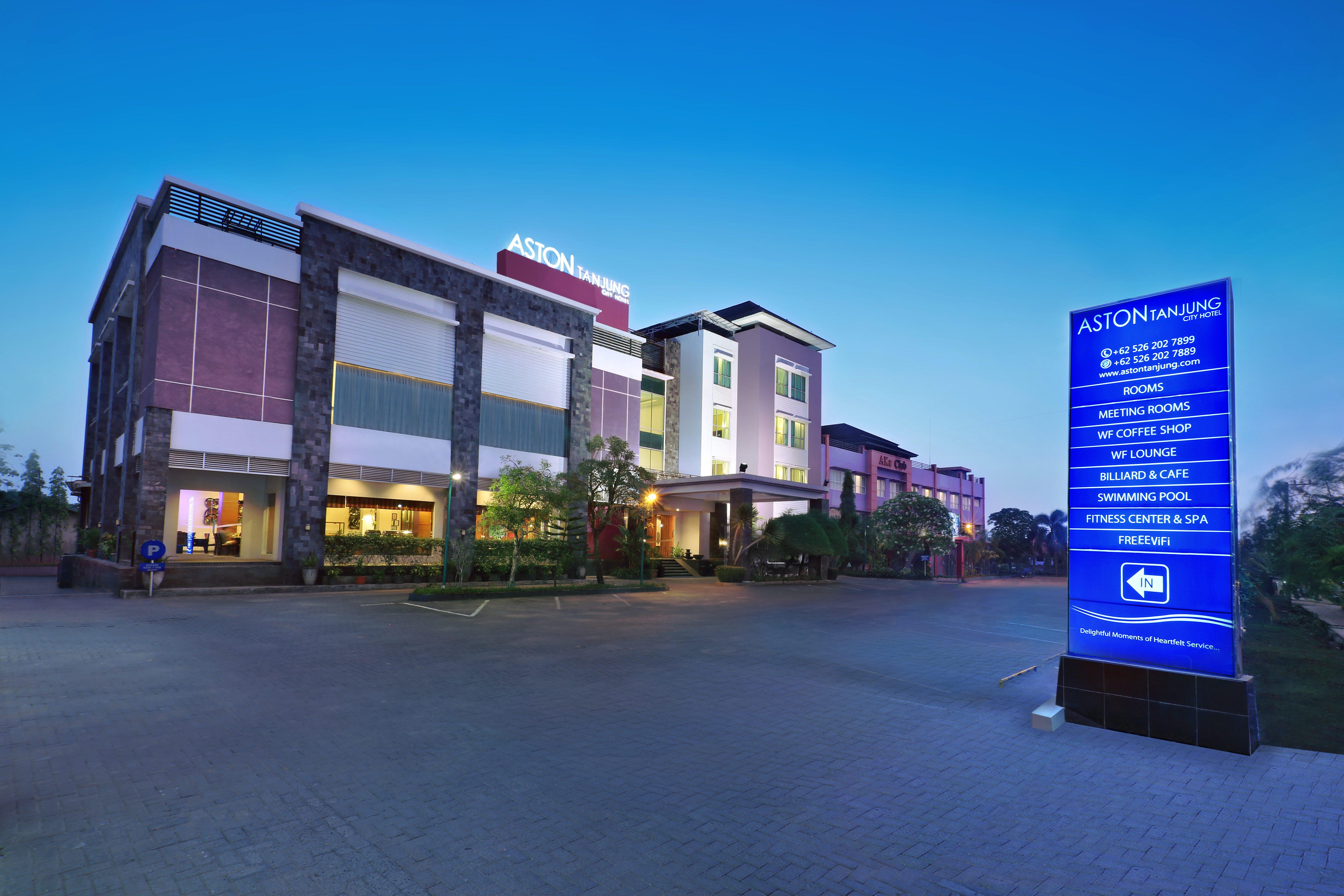 Aston Tanjung City Hotel Exterior photo