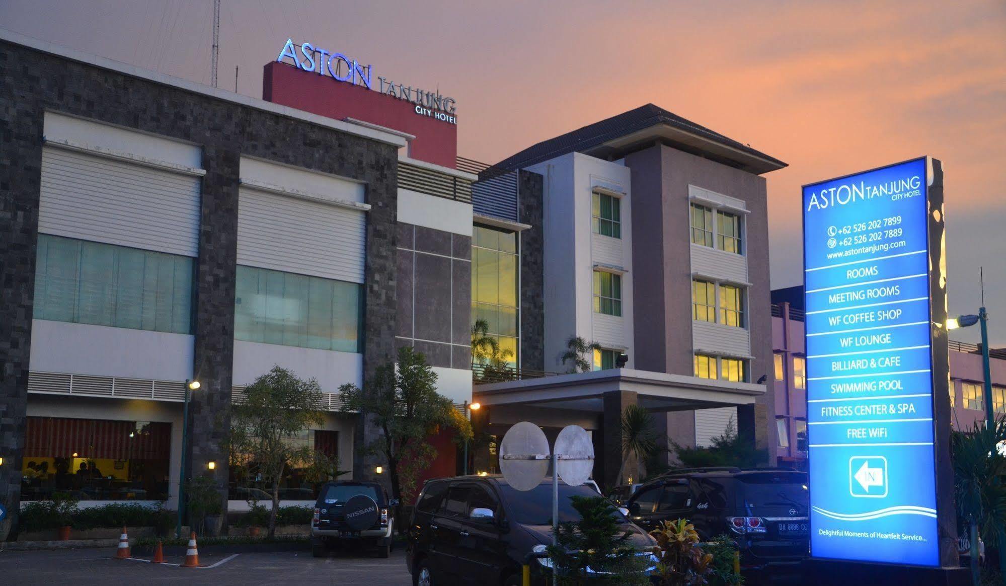 Aston Tanjung City Hotel Exterior photo