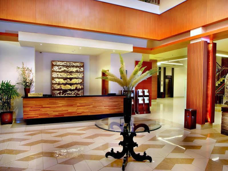 Aston Tanjung City Hotel Exterior photo