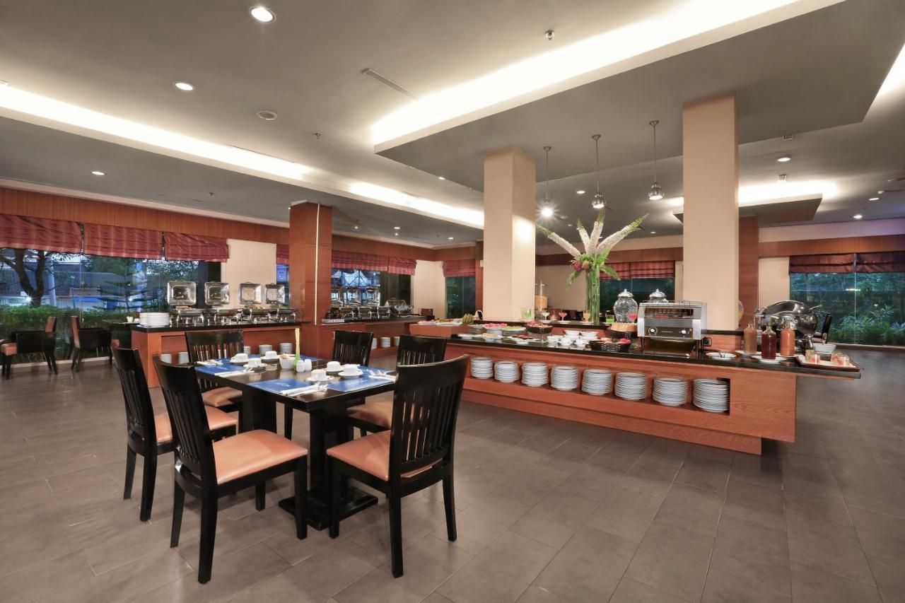 Aston Tanjung City Hotel Exterior photo